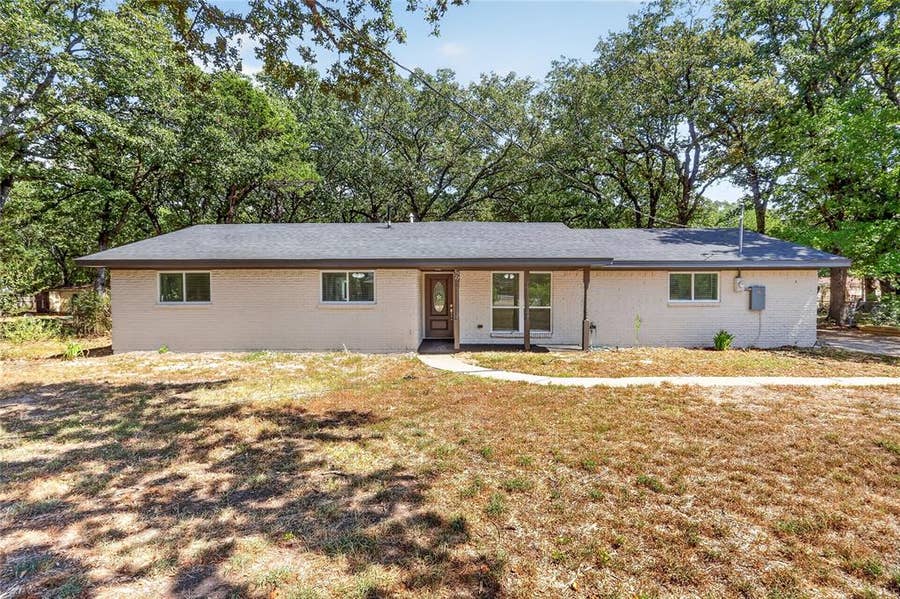Property photo for 3927 County Road 3322, Greenville, TX