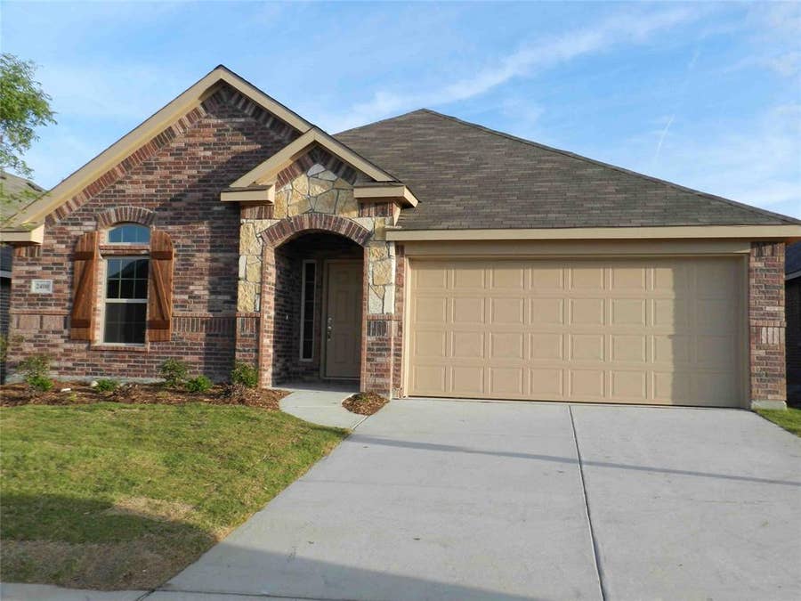 Property photo for 2400 Jonathan Creek Drive, Little Elm, TX