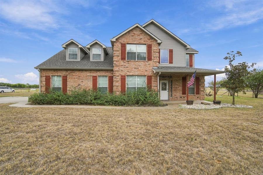Property photo for 1865 Old Maypearl Road, Waxahachie, TX