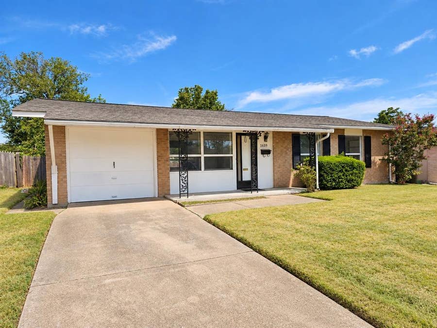 Property photo for 3609 Glacier Lane, Garland, TX