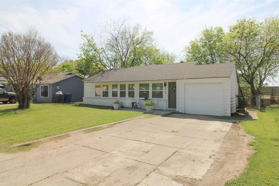 Property photo for 3119 Eisenhower Drive, Dallas, TX