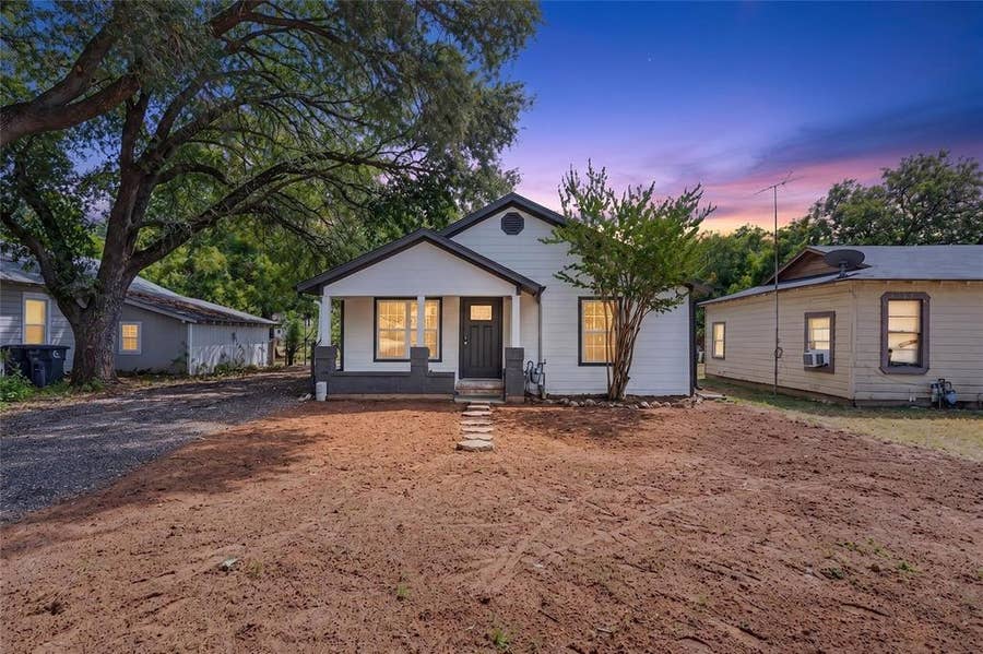 Property photo for 425 Bales Street, Cleburne, TX
