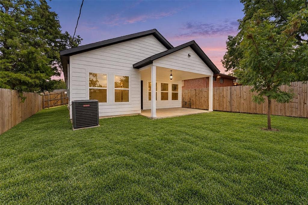 5263 Pennridge Lane, Dallas, TX 75241 virtually enhanced(sky & grass)