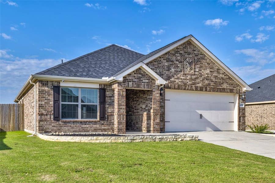 Property photo for 4014 Lakeview Drive, Sanger, TX