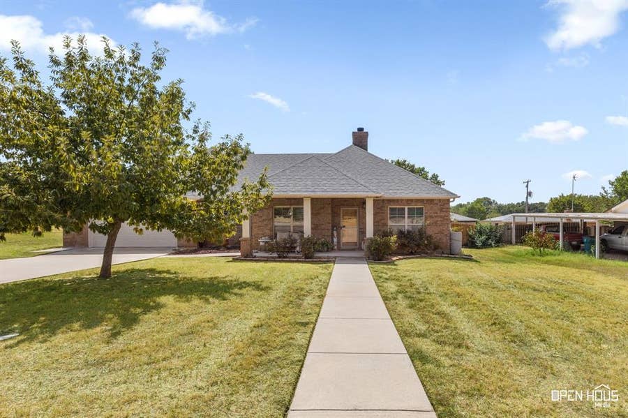 Property photo for 2107 Ruffles Lane, Henrietta, TX