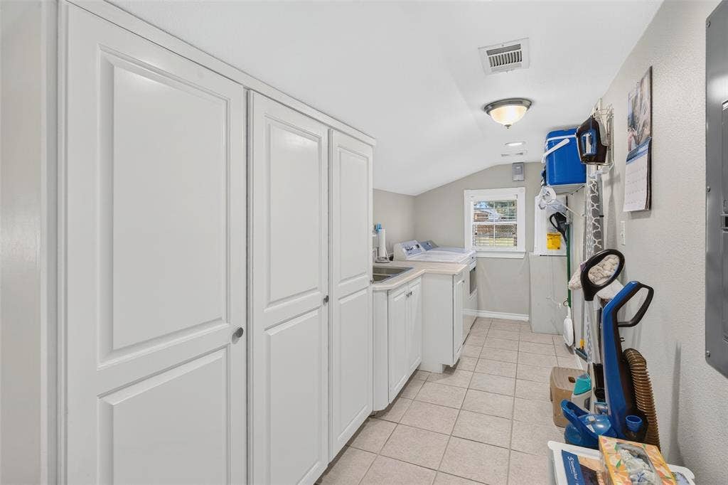590 Bosque Lane, McGregor, TX 76657 with extra storage