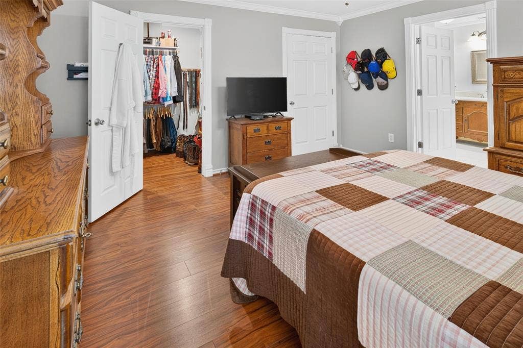 590 Bosque Lane, McGregor, TX 76657 With large walk in closet