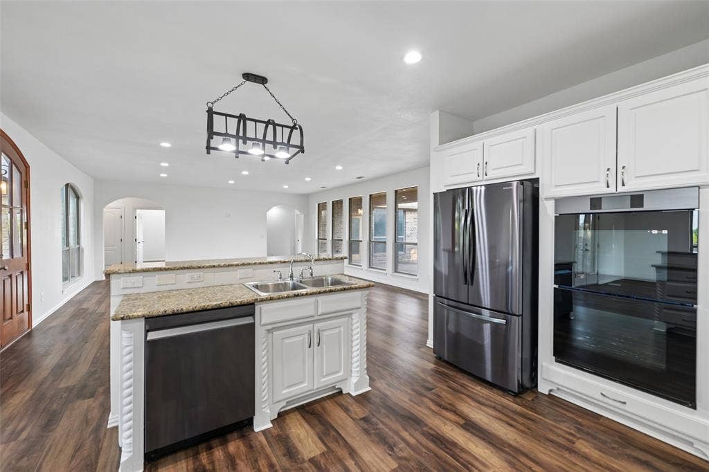 6620 Montgomery Road, Midlothian, TX 76065