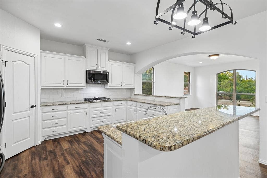 6620 Montgomery Road, Midlothian, TX 76065