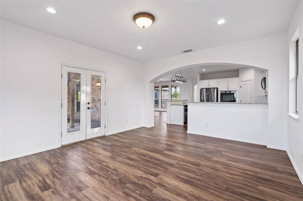 6620 Montgomery Road, Midlothian, TX 76065
