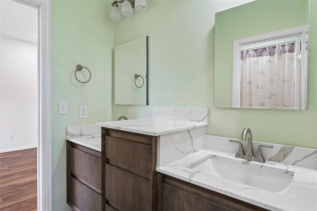 6620 Montgomery Road, Midlothian, TX 76065