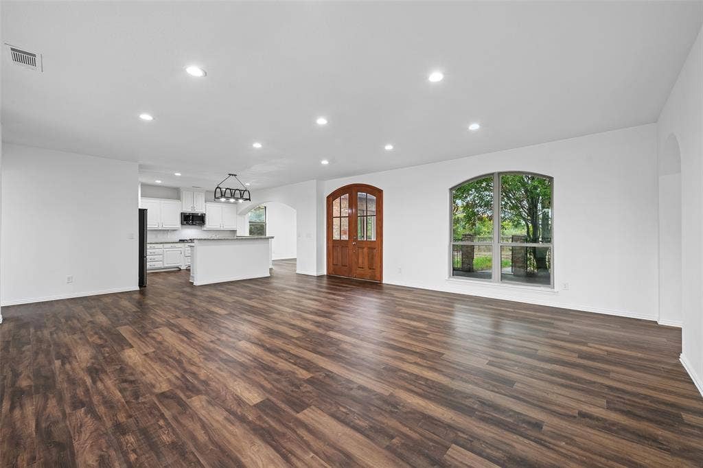 6620 Montgomery Road, Midlothian, TX 76065