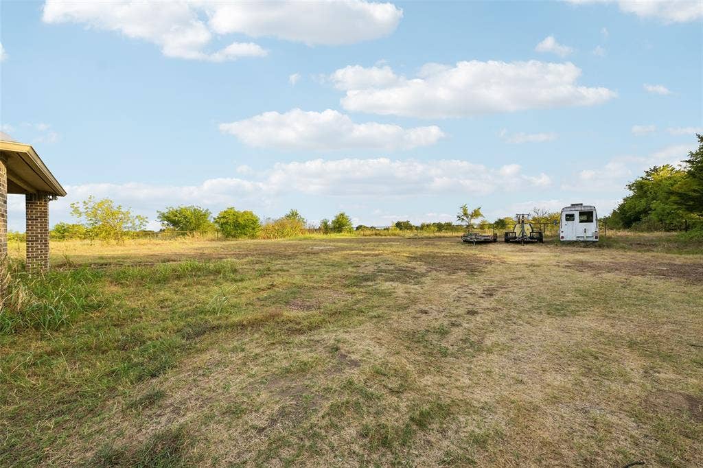 6620 Montgomery Road, Midlothian, TX 76065