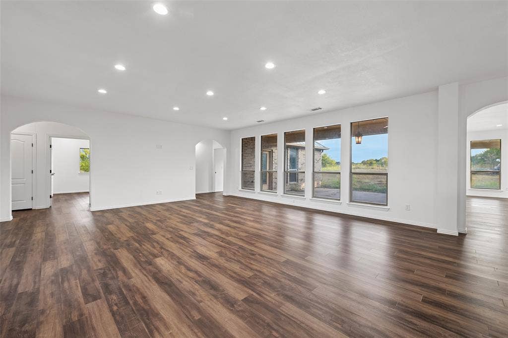 6620 Montgomery Road, Midlothian, TX 76065