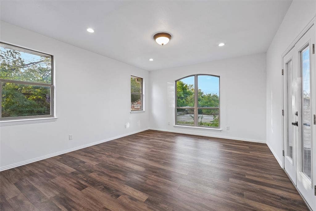 6620 Montgomery Road, Midlothian, TX 76065