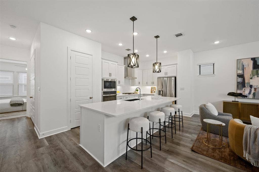 1047 Manacor Lane, Dallas, TX 75212 1047 Manacor Lane, Dallas, TX 75212