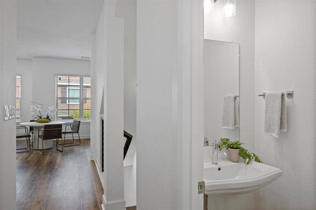 1047 Manacor Lane, Dallas, TX 75212 1047 Manacor Lane, Dallas, TX 75212