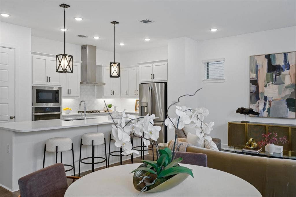 1047 Manacor Lane, Dallas, TX 75212 1047 Manacor Lane, Dallas, TX 75212