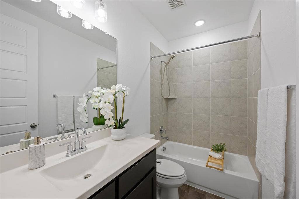 1047 Manacor Lane, Dallas, TX 75212 1047 Manacor Lane, Dallas, TX 75212