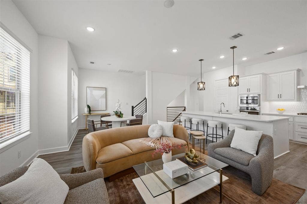 1047 Manacor Lane, Dallas, TX 75212 1047 Manacor Lane, Dallas, TX 75212