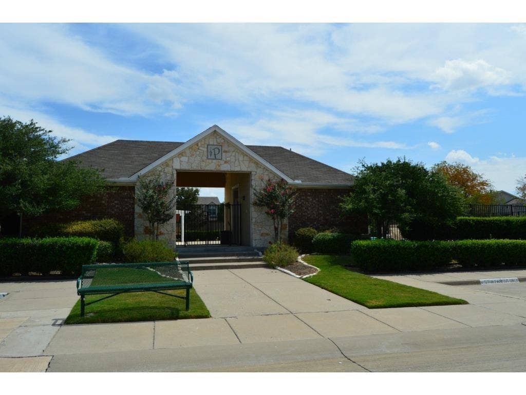 8605 Brunswick Drive, Plano, TX 75024 8605 Brunswick Drive, Plano, TX 75024