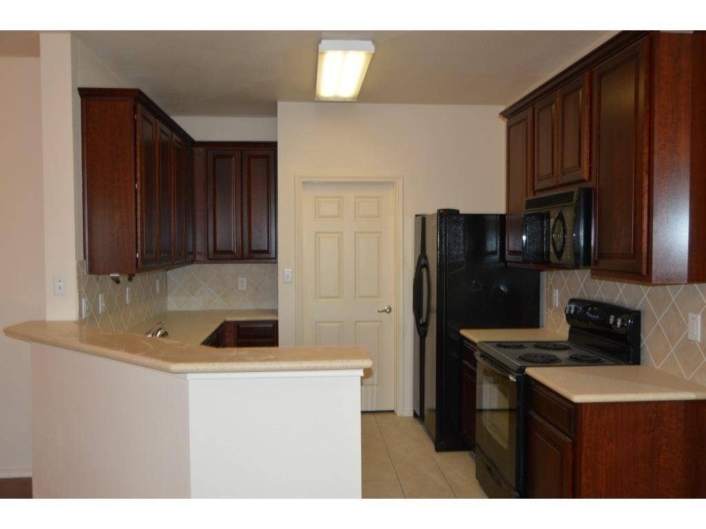 8605 Brunswick Drive, Plano, TX 75024 8605 Brunswick Drive, Plano, TX 75024