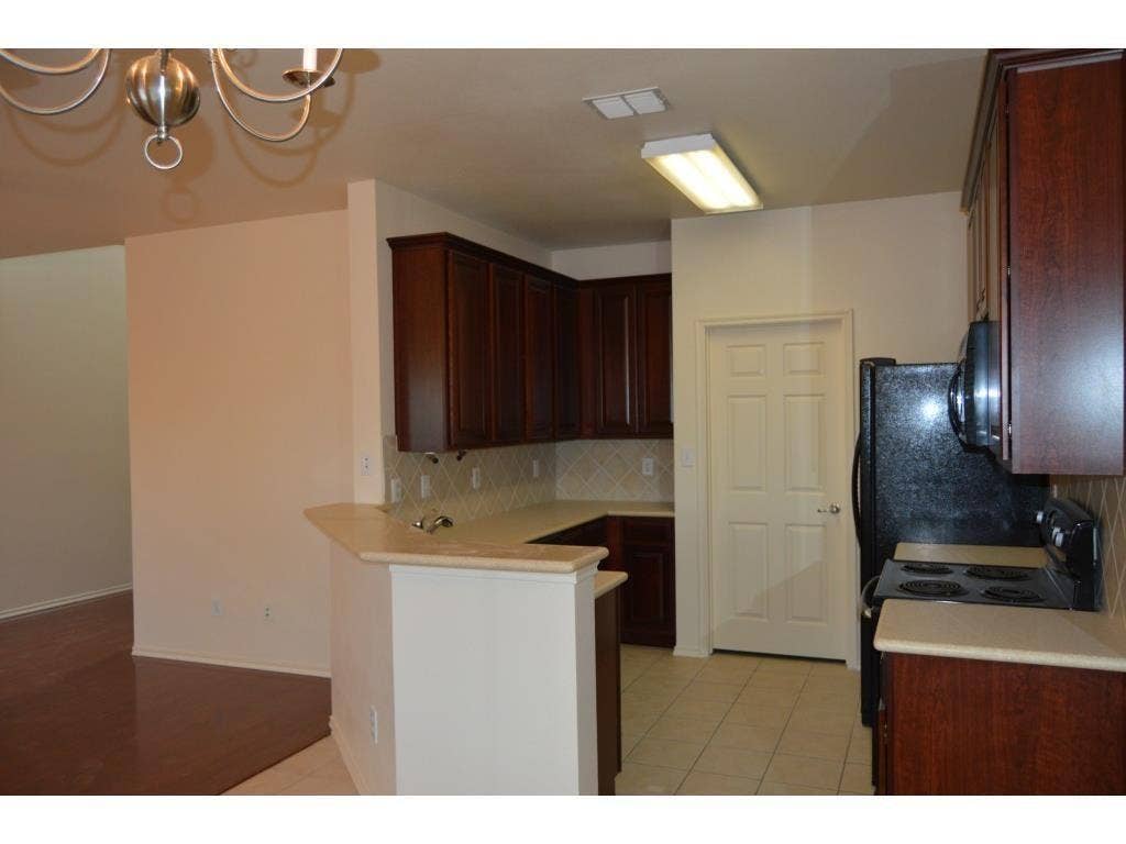 8605 Brunswick Drive, Plano, TX 75024 8605 Brunswick Drive, Plano, TX 75024