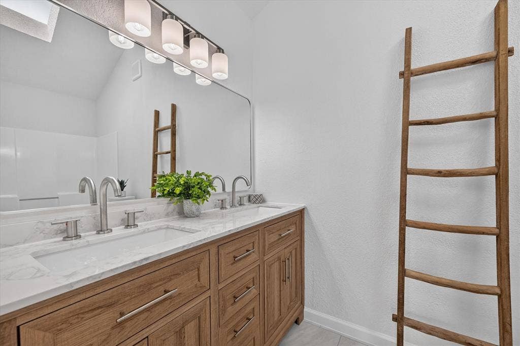 12 States Avenue, Midlothian, TX 76065 Everything new!