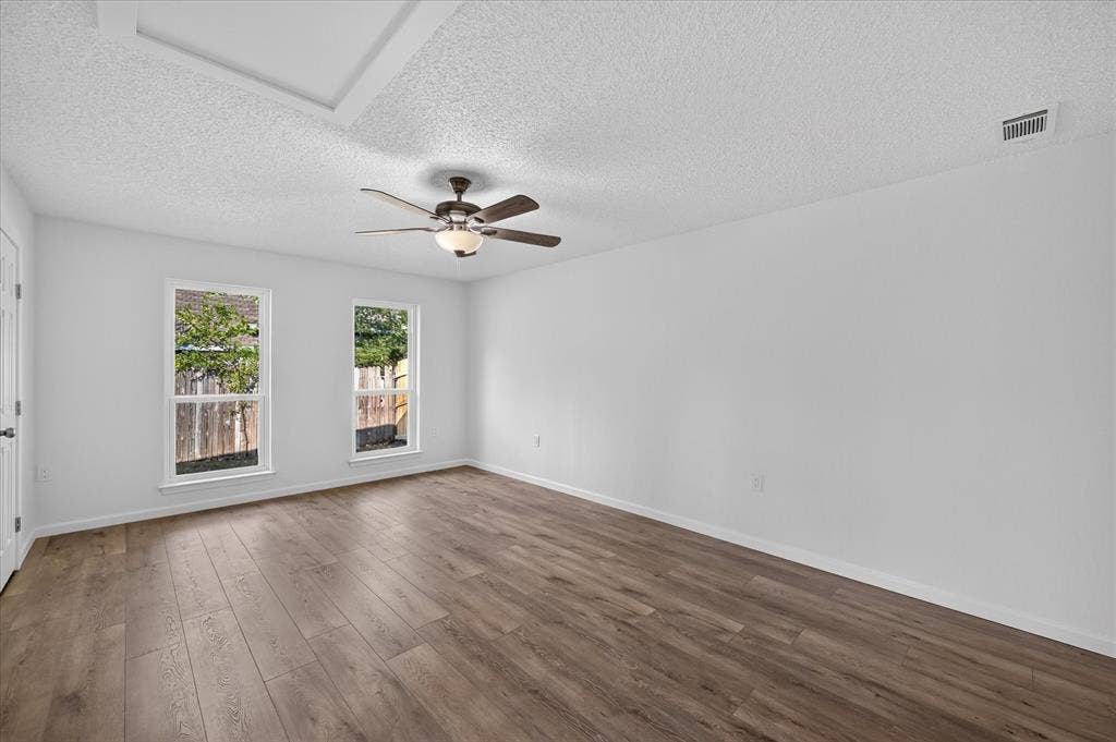12 States Avenue, Midlothian, TX 76065 Additional view of bonus room with plenty of natural light!