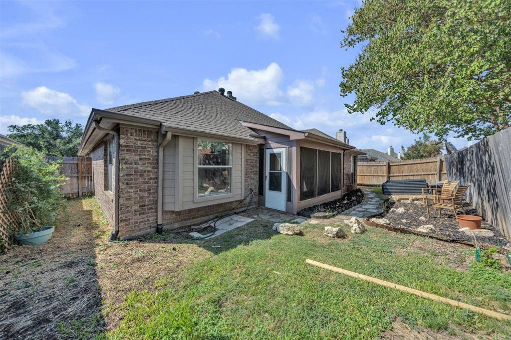 4533 Summerbrook Circle, Fort Worth, TX 76137