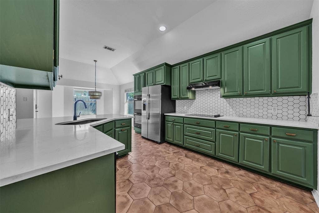 4533 Summerbrook Circle, Fort Worth, TX 76137