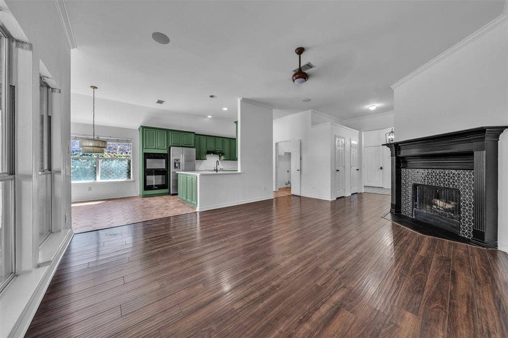 4533 Summerbrook Circle, Fort Worth, TX 76137