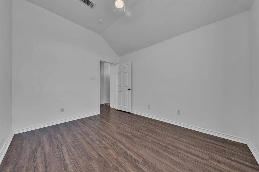 4533 Summerbrook Circle, Fort Worth, TX 76137