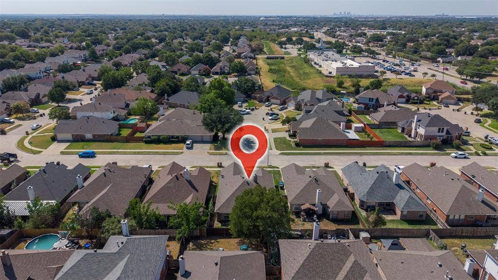 4533 Summerbrook Circle, Fort Worth, TX 76137