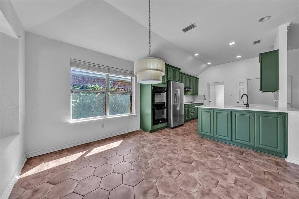 4533 Summerbrook Circle, Fort Worth, TX 76137