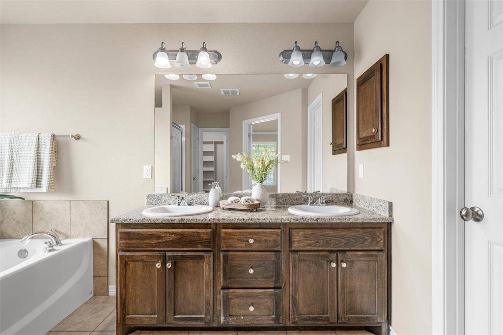 905 Heston Circle, Robinson, TX 76706 905 Heston Circle, Robinson, TX 76706