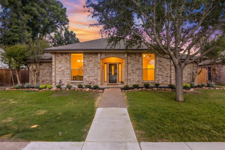 Property photo for 514 Ridgegate Drive, Garland, TX