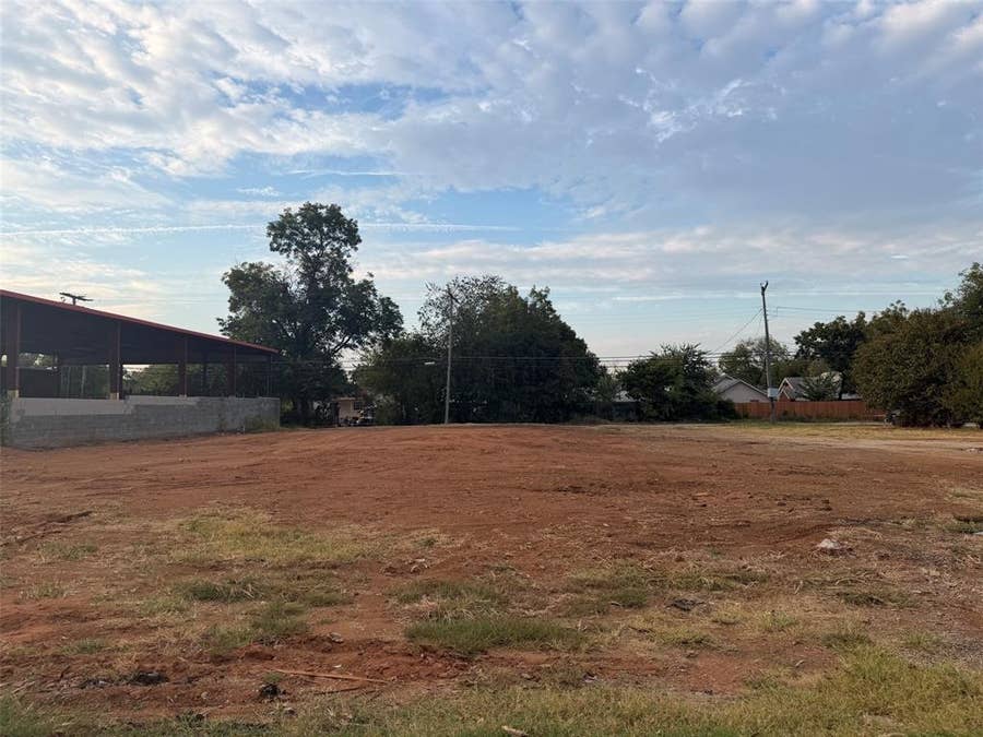 Property photo for 1030 4th Street, Graham, TX