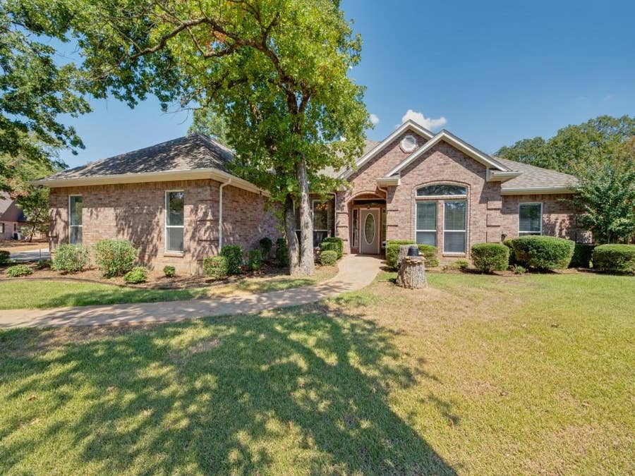 Property photo for 5600 Bridle Path, Aubrey, TX