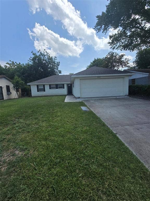 Property photo for 810 Lexington Drive, Lancaster, TX