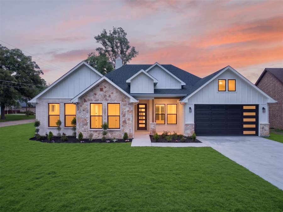Property photo for 120 Springwood Road, Enchanted Oaks, TX