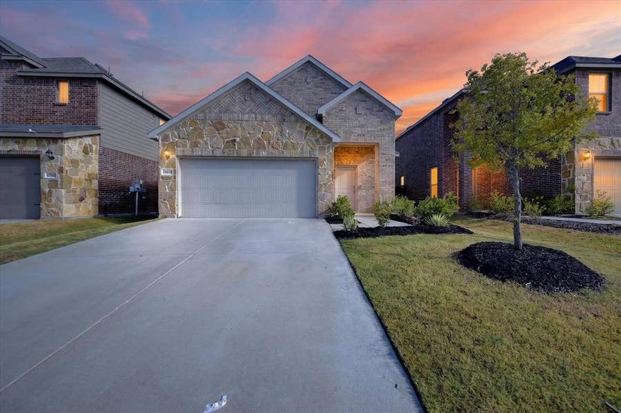 Property photo for 3920 Oak Creek Circle, Denison, TX