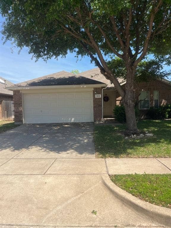 Property photo for 1513 Kingfisher Drive, Fort Worth, TX