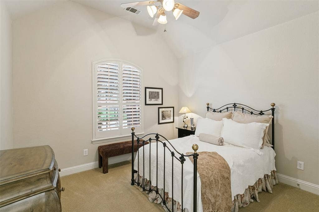 2206 Muskeg Lane, Euless, TX 76039 2206 Muskeg Lane, Euless, TX 76039