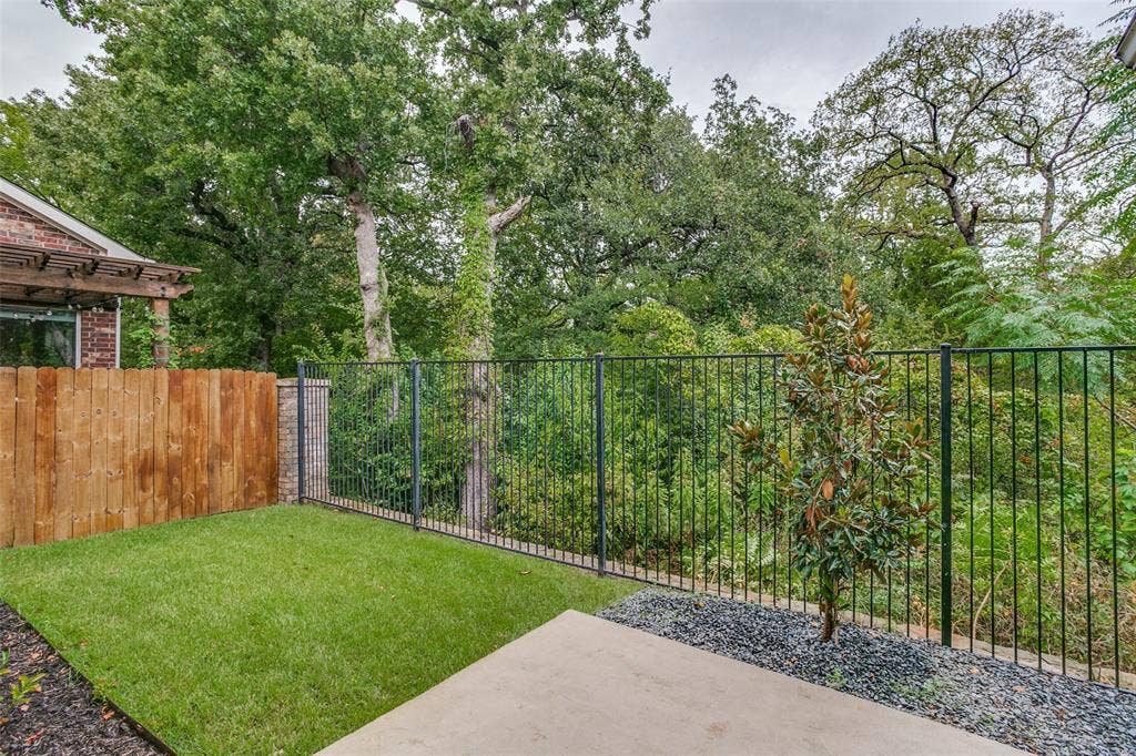 2206 Muskeg Lane, Euless, TX 76039 2206 Muskeg Lane, Euless, TX 76039