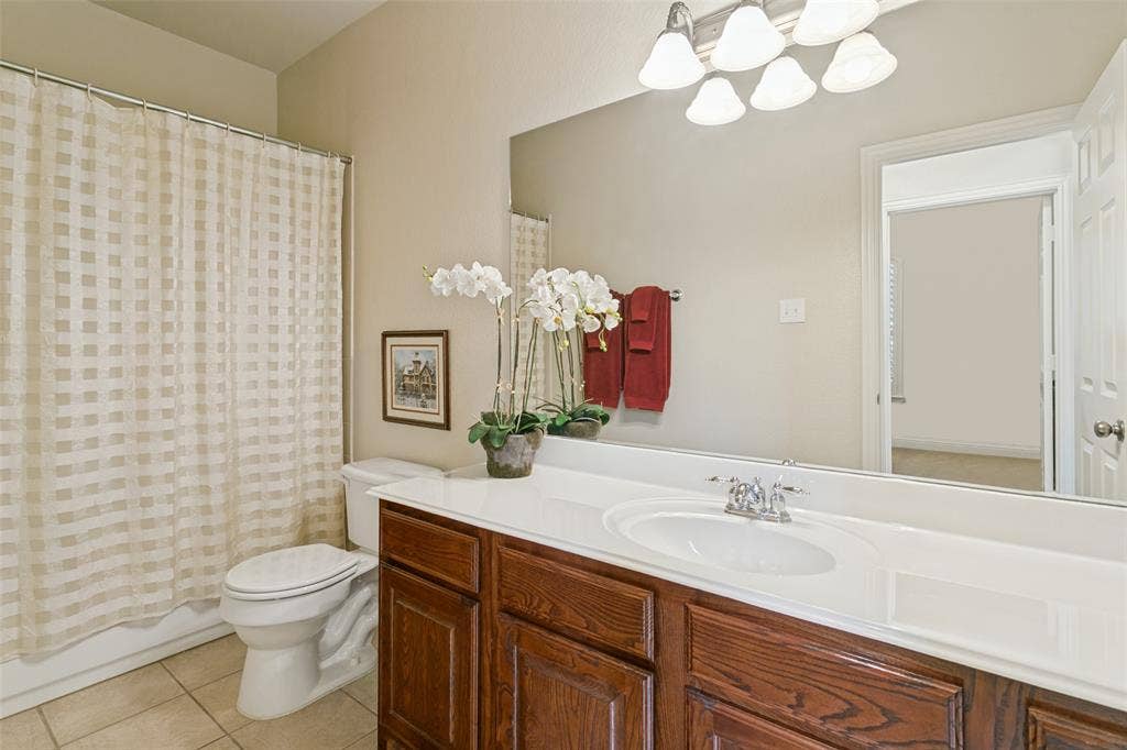 2206 Muskeg Lane, Euless, TX 76039 2206 Muskeg Lane, Euless, TX 76039