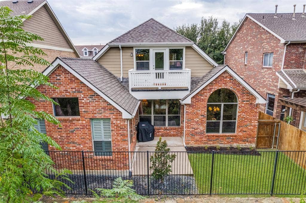 2206 Muskeg Lane, Euless, TX 76039 2206 Muskeg Lane, Euless, TX 76039