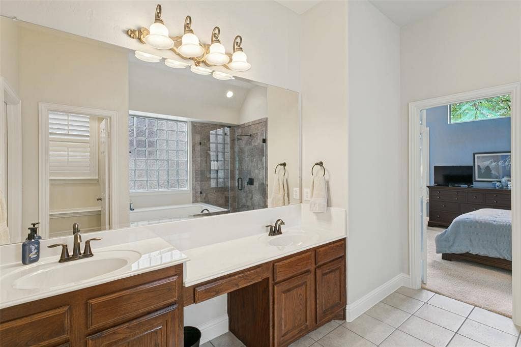 2206 Muskeg Lane, Euless, TX 76039 2206 Muskeg Lane, Euless, TX 76039