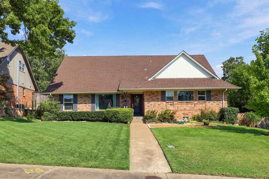 Property photo for 9639 Brentgate Drive, Dallas, TX