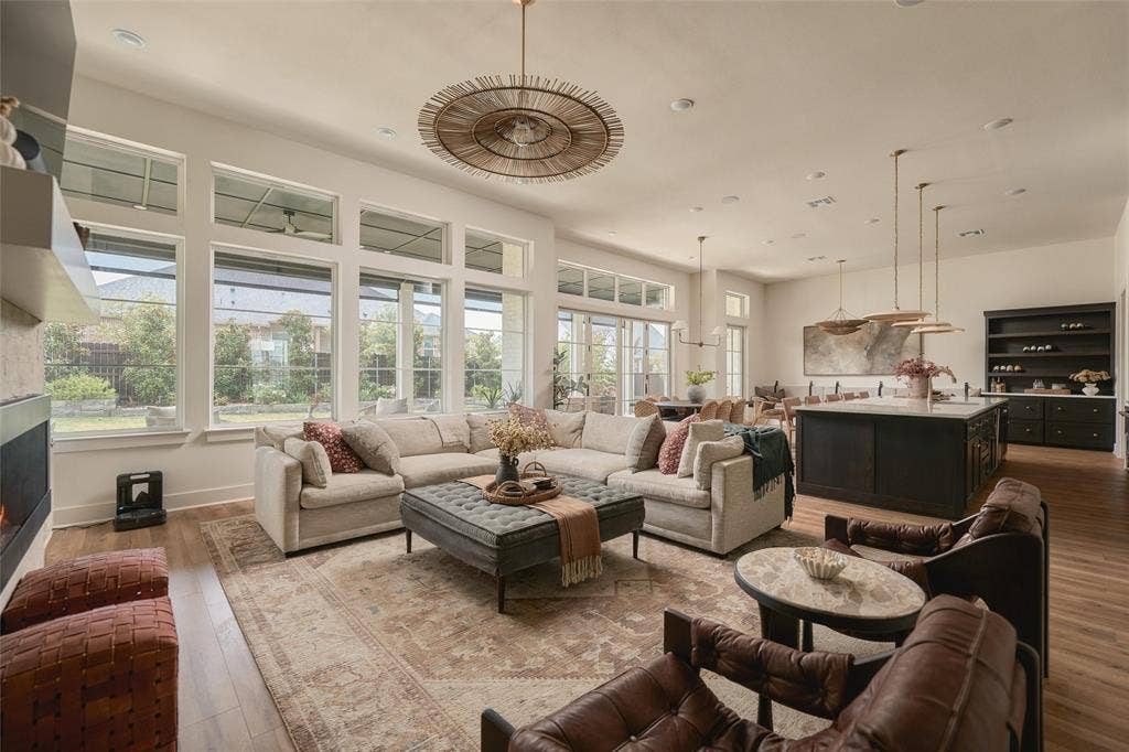 11012 Kings Canyon, Woodway, TX 76712